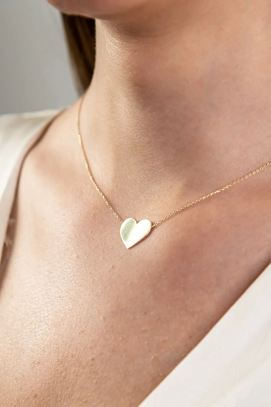 Ogrlice_Model-18 zlatna ogrlica srce 2